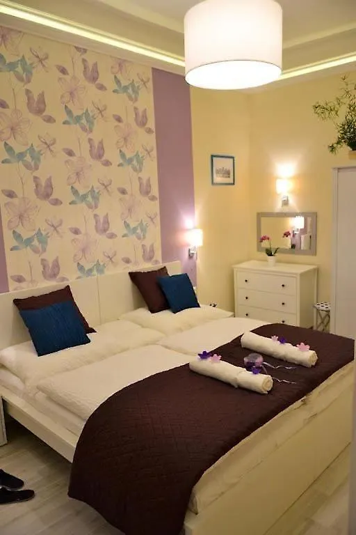 Magnolia Apartment In The Center Of Budapest
