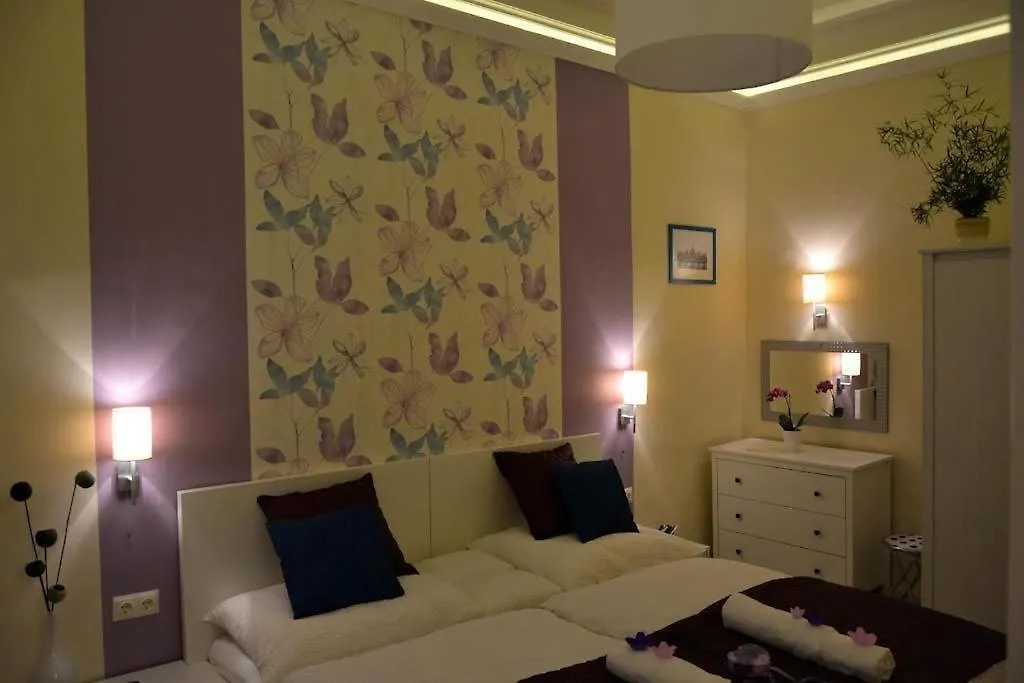 Magnolia Apartment In The Center Of Budapest Hungary
