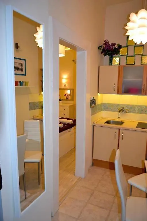 Magnolia Apartment In The Center Of Budapest