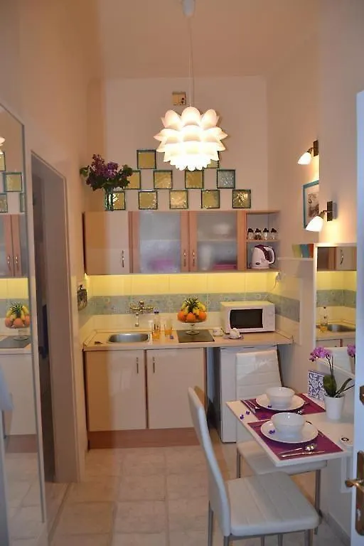 Magnolia Apartment In The Center Of Budapest